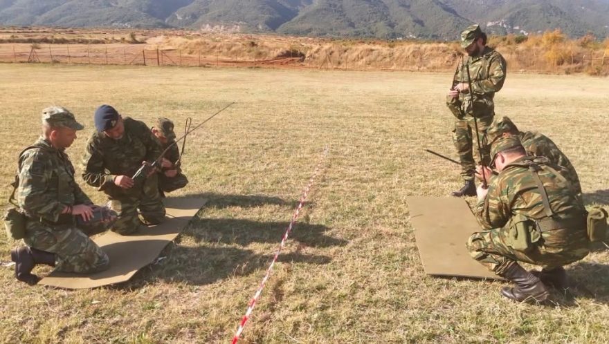 Σε συνθήκες μάχης η μετεκπαίδευση εφέδρων: Drones, πρώτες βοήθειες και ασκήσεις ετοιμότητας