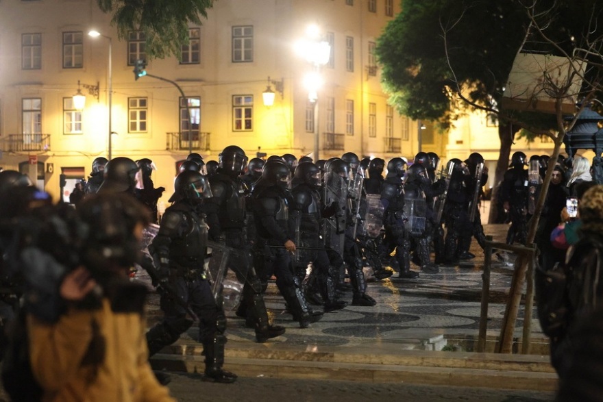 Η Ευρώπη σε αναταραχή: 1.000 συλλήψεις και τραυματίες στη Γαλλία, επεισόδια σε Αλβανία,  λεηλασίες στην Ισπανία διαδηλωτές εισέβαλαν στο Κολοσσαίο