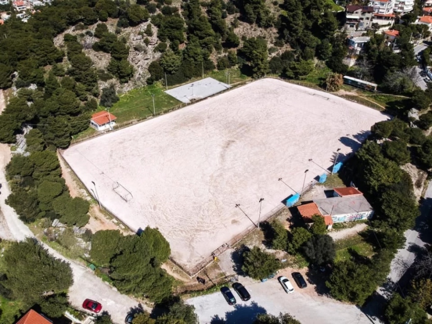 Μετά από 19 χρόνια εγκατάλειψης εγκαινιάστηκε το γήπεδο της Νέας Πεντέλης, ήταν ένα από τα τελευταία χωμάτινα της Αττικής, δείτε εικόνες