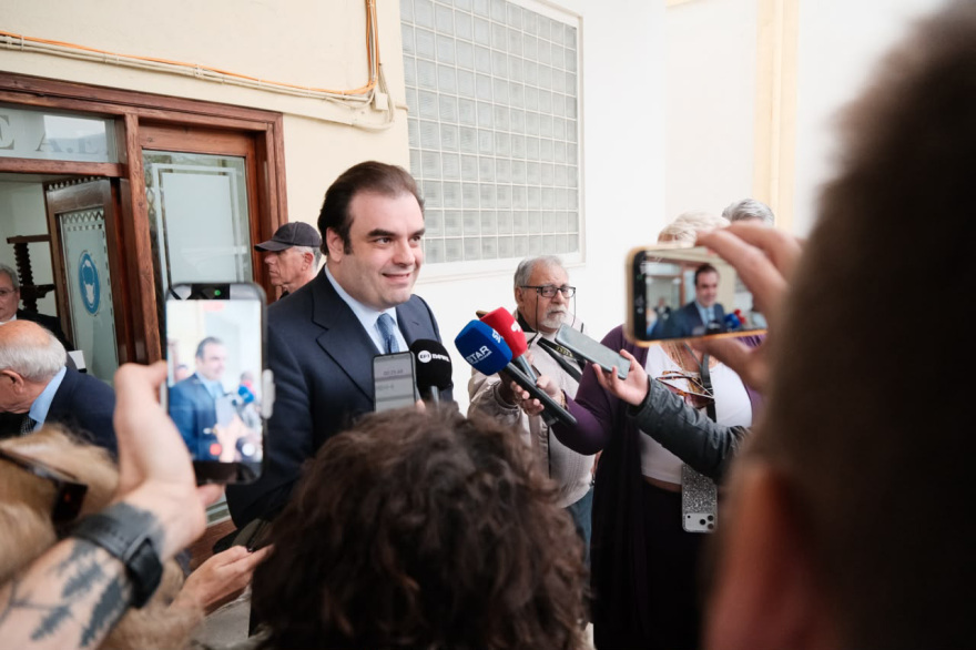 Πιερρακάκης με Καραμανλή και Κοντό από ΣΕΚΕ: Οι αυξήσεις στη φορολογία των καπνικών προϊόντων θα είναι λελογισμένες και θα τεθούν σε ισχύ από το 2036