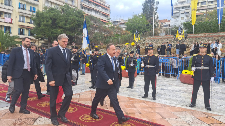Η Θεσσαλονίκη γιορτάζει τον πολιούχο Άγιο Δημήτριο και την 114η επέτειο της απελευθέρωσής της, δείτε βίντεο και φωτογραφίες
