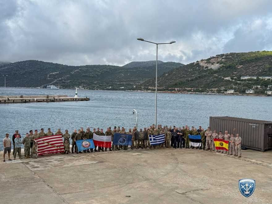 Εντυπωσιακές εικόνες από την άσκηση «Aegean Seal 26» σε Σαρωνικό και Ευβοϊκό: Δύτες, ταχύπλοα και ελικόπτερα σε επιχειρήσεις εξουδετέρωσης ναρκών