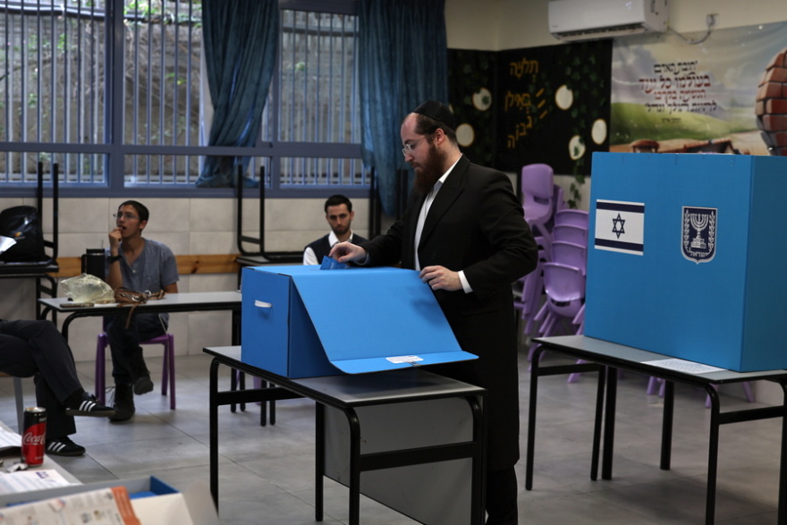 Εκλογές στο Ισραήλ: Ρεκόρ συμμετοχής στις κάλπες από το 1981 - Καταγγελίες Άιζενκοτ για σχέδιο αλλοίωσης του αποτελέσματος