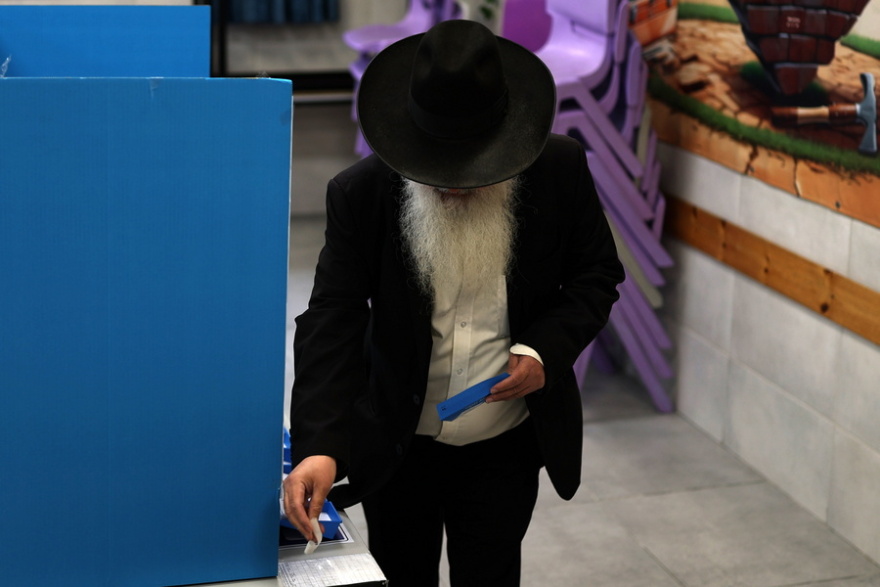 Εκλογές στο Ισραήλ: Ρεκόρ συμμετοχής στις κάλπες από το 1981 - Καταγγελίες Άιζενκοτ για σχέδιο αλλοίωσης του αποτελέσματος