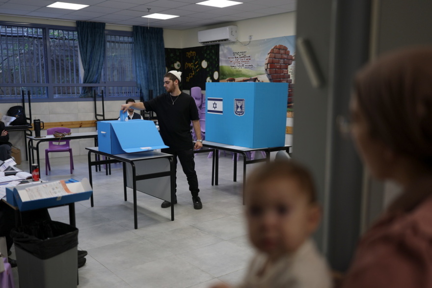 Εκλογές στο Ισραήλ: Ρεκόρ συμμετοχής στις κάλπες από το 1981 - Καταγγελίες Άιζενκοτ για σχέδιο αλλοίωσης του αποτελέσματος