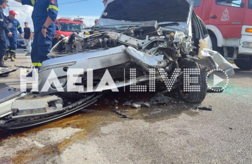 Τραγωδία στον Πύργο: Μία νεκρή και δύο σοβαρά τραυματίες έπειτα από μετωπική σύγκρουση ΙΧ, δείτε φωτογραφίες