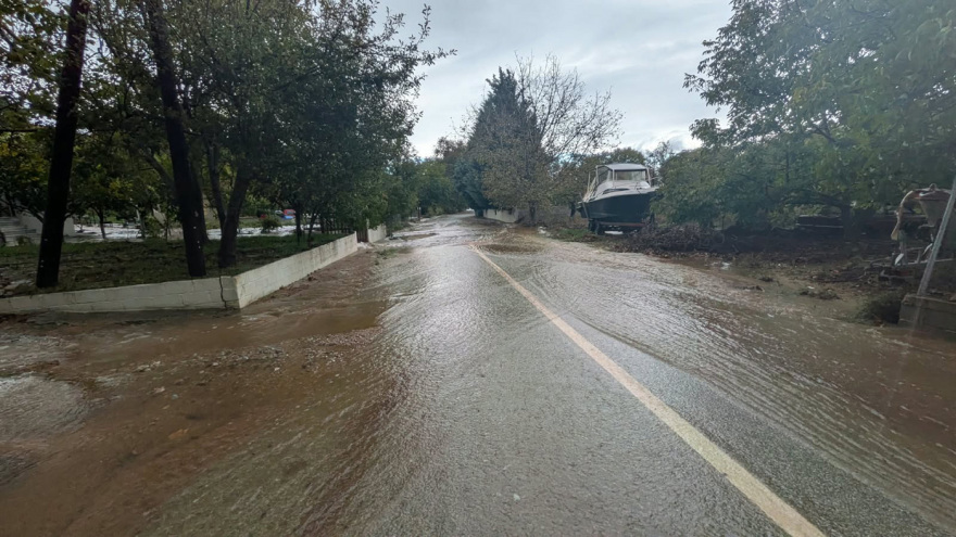 Μεγάλες πλημμύρες σε νότιο Πήλιο και Σκιάθο από την ισχυρή κακοκαιρία: Προβλήματα σε Μηλίνα, Πλατανιά, Χόρτο, Μακρινίτσα