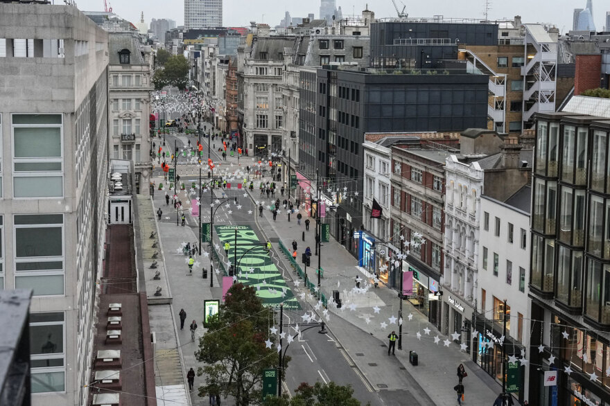 H Oxford Street του Λονδίνου μετατράπηκε σε πεζόδρομο, δείτε βίντεο και φωτογραφίες