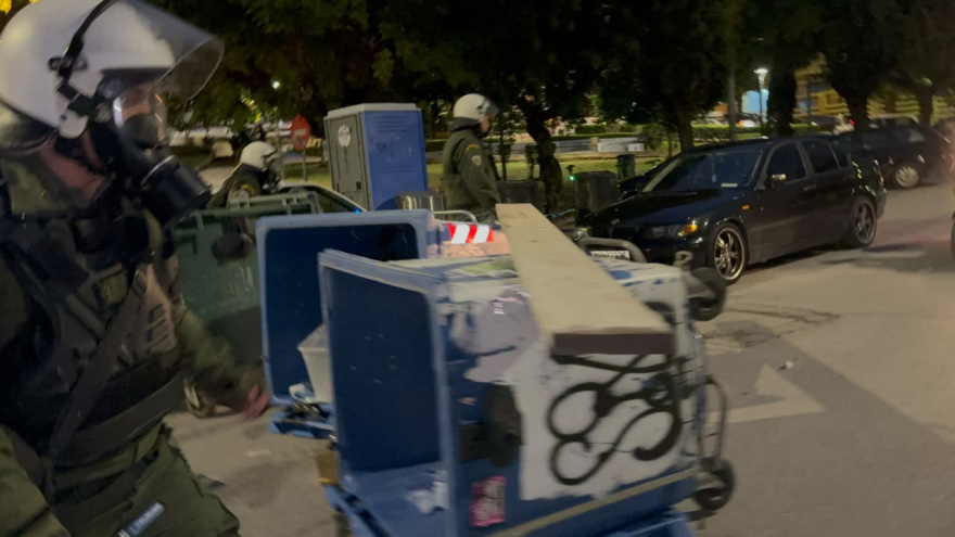 Επεισόδια στη συγκέντρωση διαμαρτυρίας για την ομιλία του Κασιδιάρη στη Θεσσαλονίκη, βίντεο και φωτογραφίες