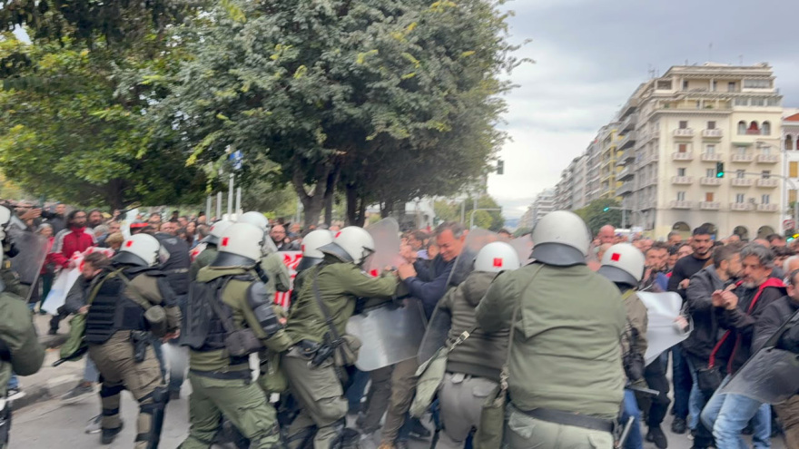 Επεισόδια στη συγκέντρωση διαμαρτυρίας για την ομιλία του Κασιδιάρη στη Θεσσαλονίκη, δείτε βίντεο