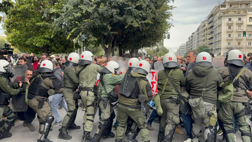 Επεισόδια στη συγκέντρωση διαμαρτυρίας για την ομιλία του Κασιδιάρη στη Θεσσαλονίκη, δείτε βίντεο
