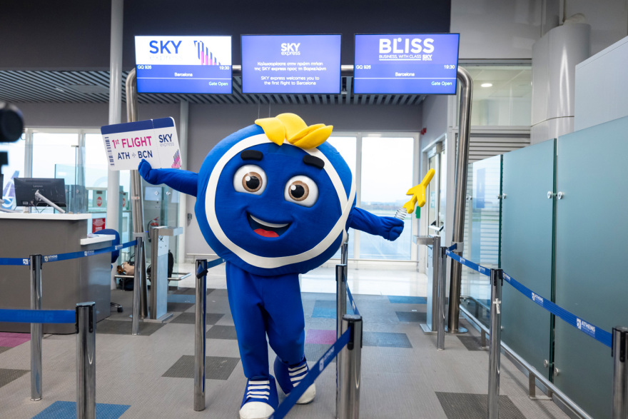 Απογειώθηκε η πρώτη πτήση της SKY express για τη Βαρκελώνη
