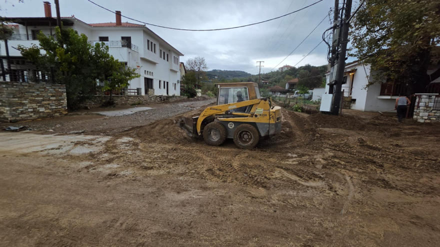 Μετρούν τις πληγές τους οι κάτοικοι μετά την κακοκαιρία στο Πήλιο, κατέρρευσαν δρόμοι και γέφυρες: Δείτε βίντεο και φωτογραφίες
