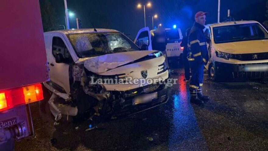 Τροχαίο με έναν τραυματία στη Λαμία, συγκρούστηκαν δύο βαν