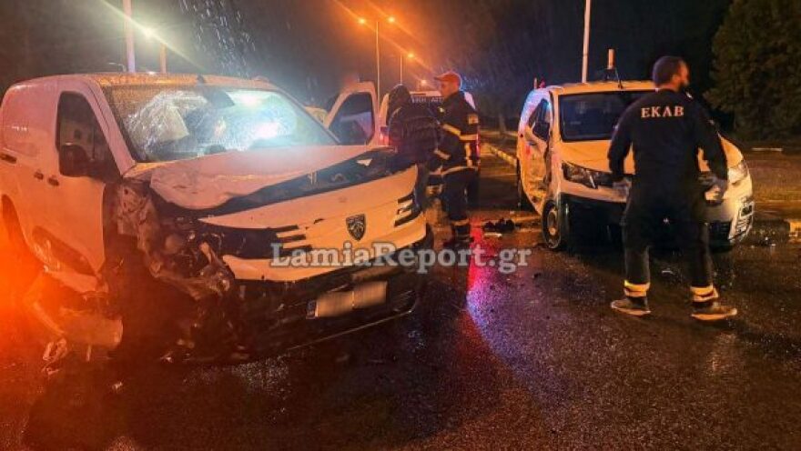 Τροχαίο με έναν τραυματία στη Λαμία, συγκρούστηκαν δύο βαν