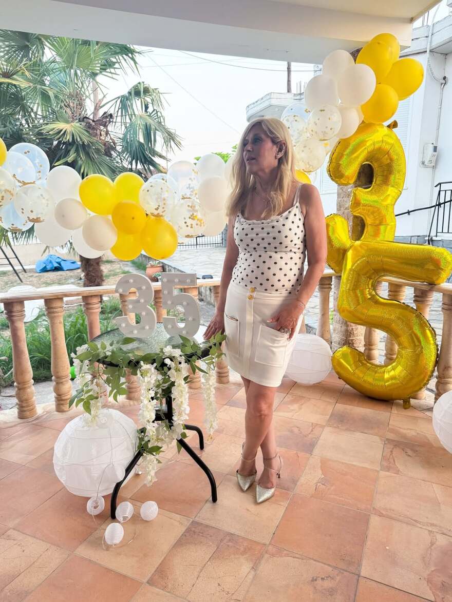 Το πάρτι της Λάουρα Νάργες για τα γενέθλιά της - «Καλώς ήρθαν τα 35» έγραψε