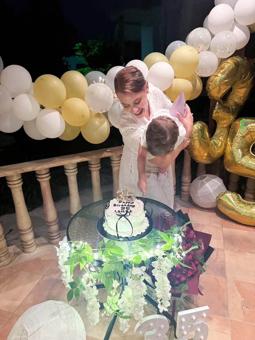 Το πάρτι της Λάουρα Νάργες για τα γενέθλιά της - «Καλώς ήρθαν τα 35» έγραψε