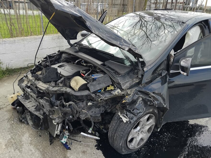 Λαρισα: Σφοδρή σύγκρουση αυτοκινήτων με τρεις τραυματίες, δείτε φωτογραφίες