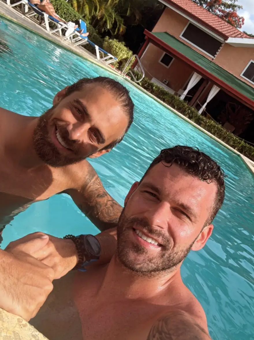 Exathlon: Οι πρώτες φωτογραφίες του Στάθη Σχίζα στον Άγιο Δομίνικο λίγο πριν ξεκινήσει το ριάλιτι