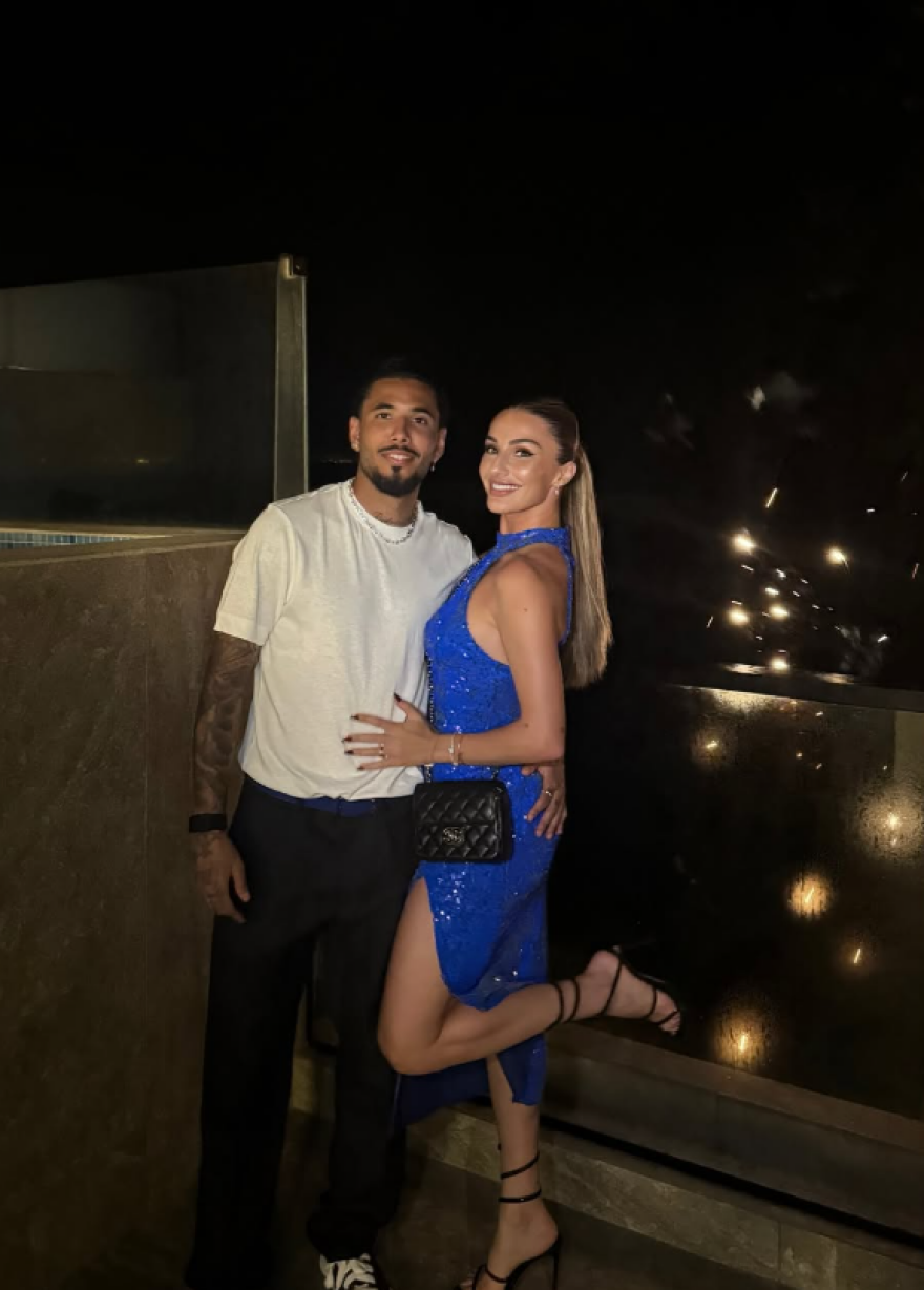 Η δημοσιογράφος που έφτασε στη Θεσσαλονίκη μαζί με τον Πένια - Η σχέση τους και το παρελθόν της με τον Τεό Ερνάντεζ