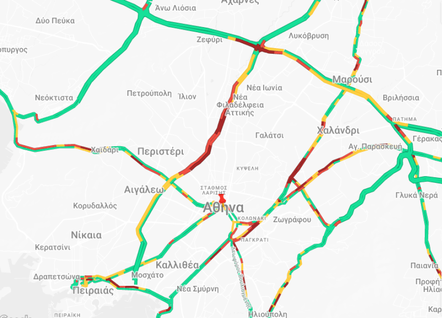 Κίνηση στους δρόμους: Μετ' εμποδίων η κυκλοφορία σε Κηφισό και Κηφισίας - Προβλήματα  και στην Αττική Οδό 