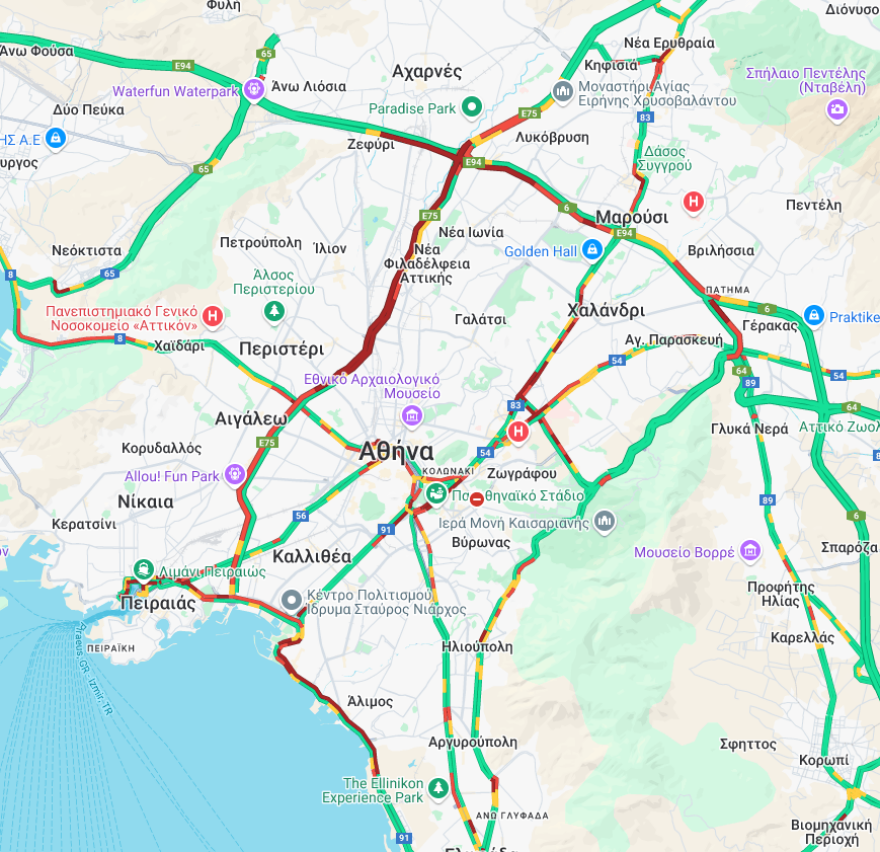 Κίνηση στους δρόμους: Απροσπέλαστα τα δύο ρεύματα του Κηφισού και καθυστερήσεις άνω των 30 λεπτών στην Αττική Οδό