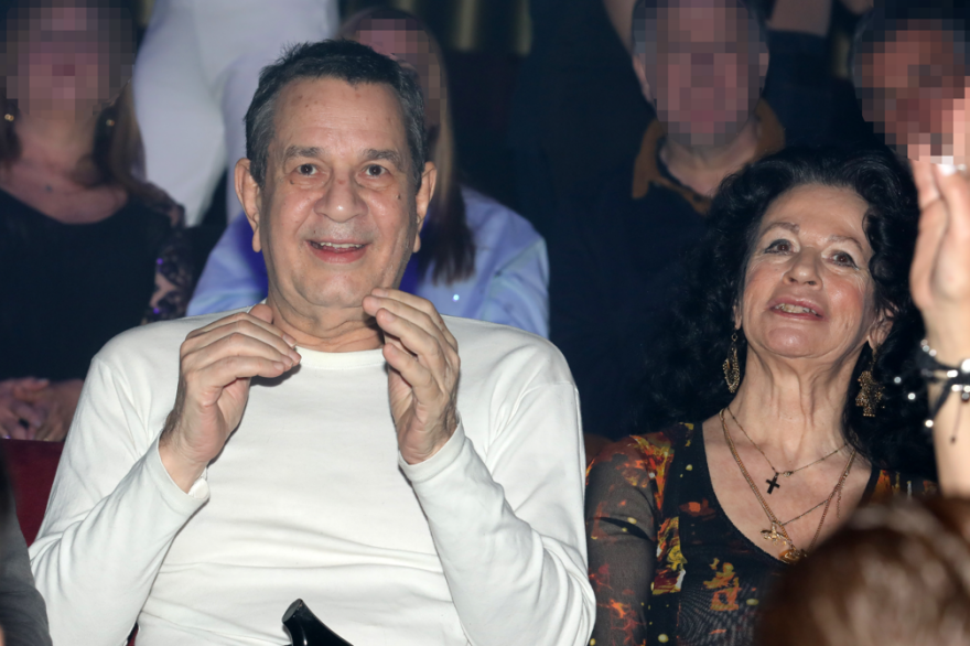 Ο Σταμάτης Σπανουδάκης σε σπάνια δημόσια εμφάνιση με τη σύζυγό του - Δείτε φωτογραφίες