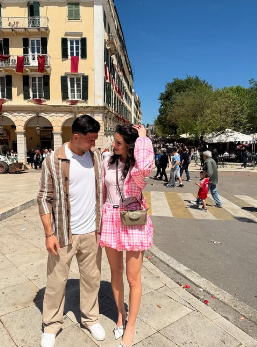 Πασχαλινή εξόρμηση στην Κέρκυρα με την σύντροφό του για τον Μπακασέτα - Φωτογραφίες