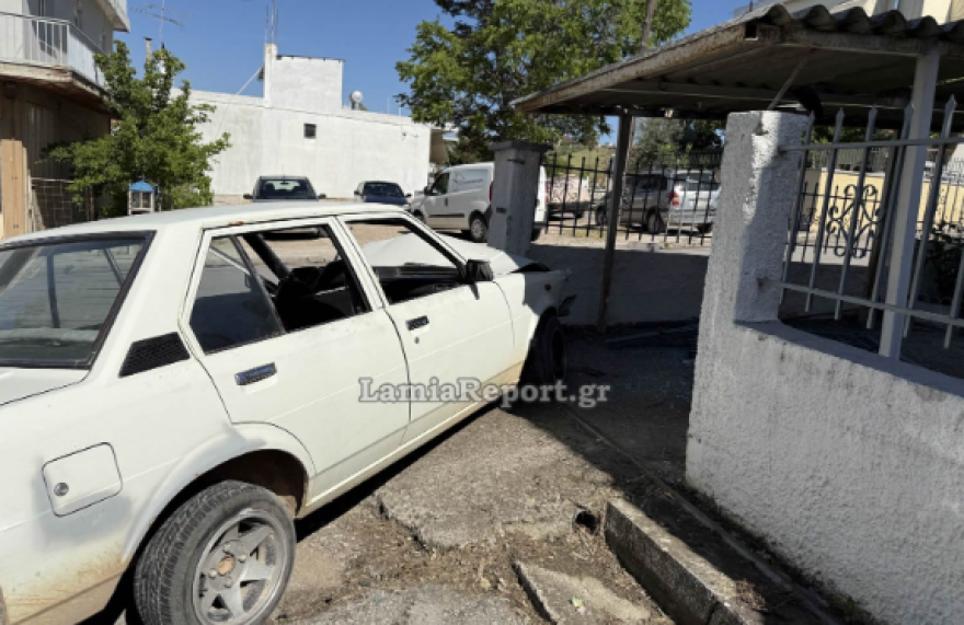 Μεθυσμένος οδηγός έπεσε σε μαντρότοιχο στη Θήβα - Τραυματίστηκαν τα δύο παιδιά του που ήταν στο αμάξι