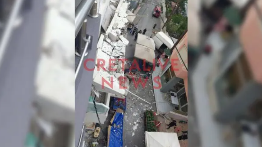 Πετάχτηκε για καφέ και δεν έπεσε το... μπαλκόνι πάνω του – Αναστάτωση στο Ηράκλειο για το ατύχημα στη λαϊκή αγορά