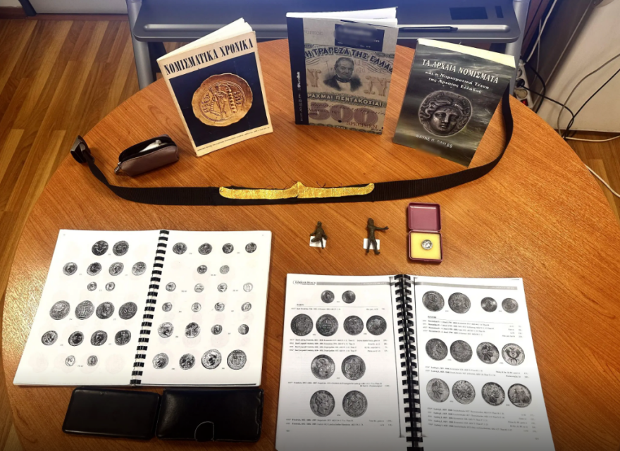 Δύο συλλήψεις στον Άλιμο για παράνομη αγοραπωλησία αρχαιοτήτων - Δείτε βίντεο και φωτογραφίες 