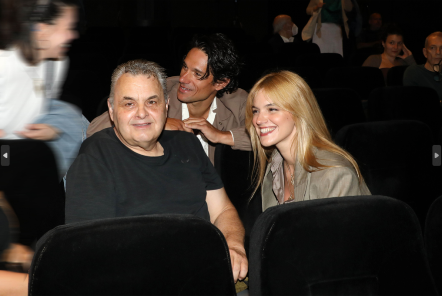 Πάνος Βλάχος και Νατάσα Εξηνταβελώνη πραγματοποίησαν την πρώτη τους κοινή δημόσια εμφάνιση - Οι φωτογραφίες με τον πατέρα της ηθοποιού
