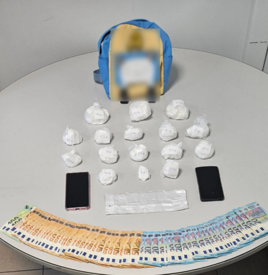 Δύο συλλήψεις για διακίνηση ναρκωτικών στη Θεσσαλονίκη, κατασχέθηκε κοκαΐνη και μετρητά