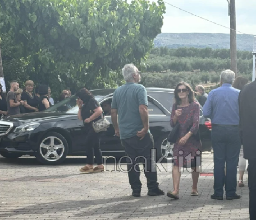 Έπεσε η αυλαία της οικογενειακής τραγωδίας με τον 87χρονο που σκότωσε τη γυναίκα του στο νοσοκομείο Ρεθύμνου – Κηδεύτηκε το ζευγάρι