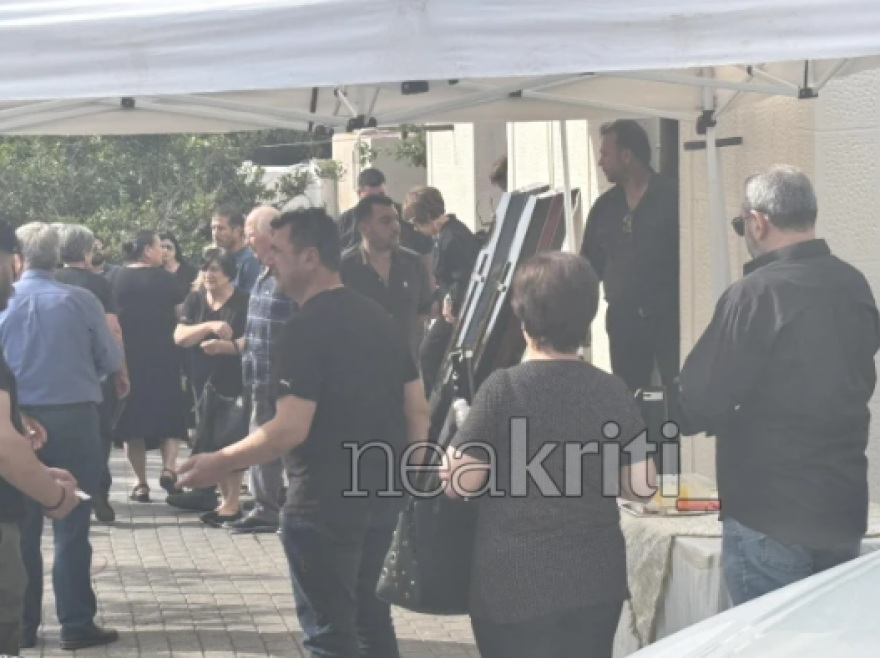 Έπεσε η αυλαία της οικογενειακής τραγωδίας με τον 87χρονο που σκότωσε τη γυναίκα του στο νοσοκομείο Ρεθύμνου – Κηδεύτηκε το ζευγάρι