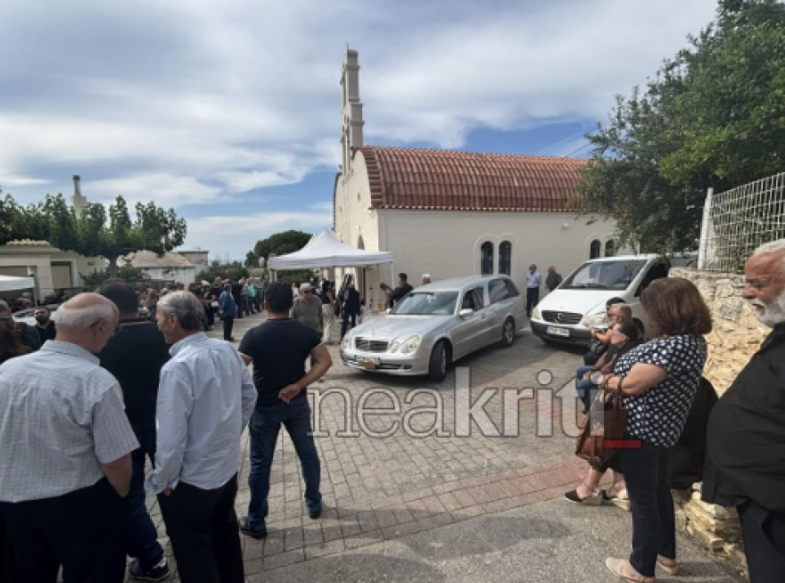 Έπεσε η αυλαία της οικογενειακής τραγωδίας με τον 87χρονο που σκότωσε τη γυναίκα του στο νοσοκομείο Ρεθύμνου – Κηδεύτηκε το ζευγάρι