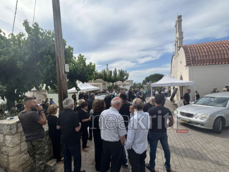 Έπεσε η αυλαία της οικογενειακής τραγωδίας με τον 87χρονο που σκότωσε τη γυναίκα του στο νοσοκομείο Ρεθύμνου – Κηδεύτηκε το ζευγάρι