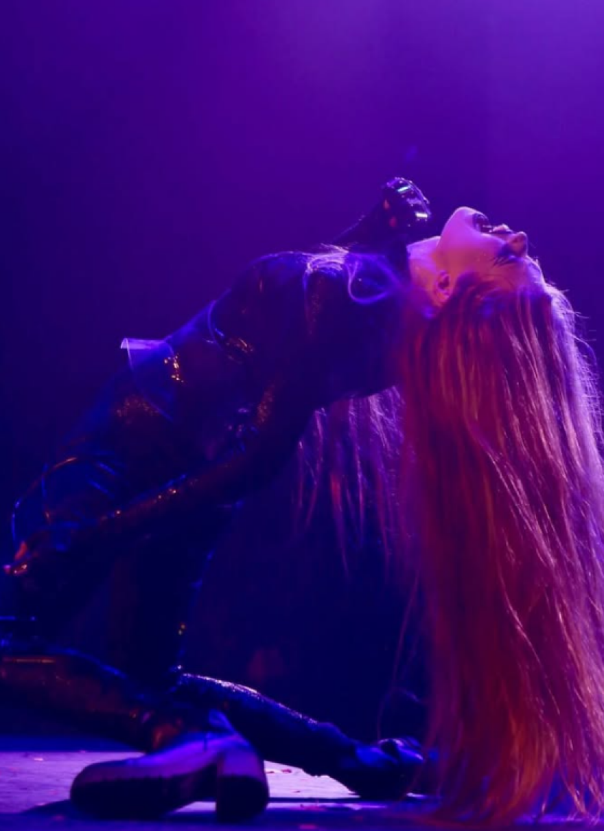 «Εκπλήρωσα ένα όνειρο που είχα από πάντα» - Η κόρη του Έλον Μασκ σε drag show, δείτε φωτογραφίες