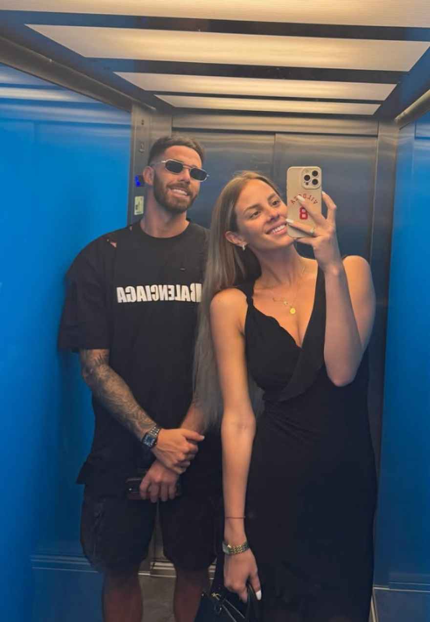 Διακοπές σε Πόρτο Χέλι και Σπέτσες πριν την μετακόμιση στη Μπολόνια για Βιλντόζα και Τάσιτς - Φωτογραφίες 