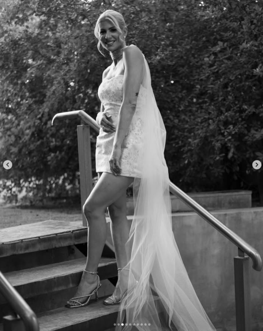 Η Ευρυδίκη Παπαδοπούλου δημοσίευσε νέες φωτογραφίες από τον γάμο της: Από τις πιο όμορφες ημέρες της ζωής μου, έγραψε