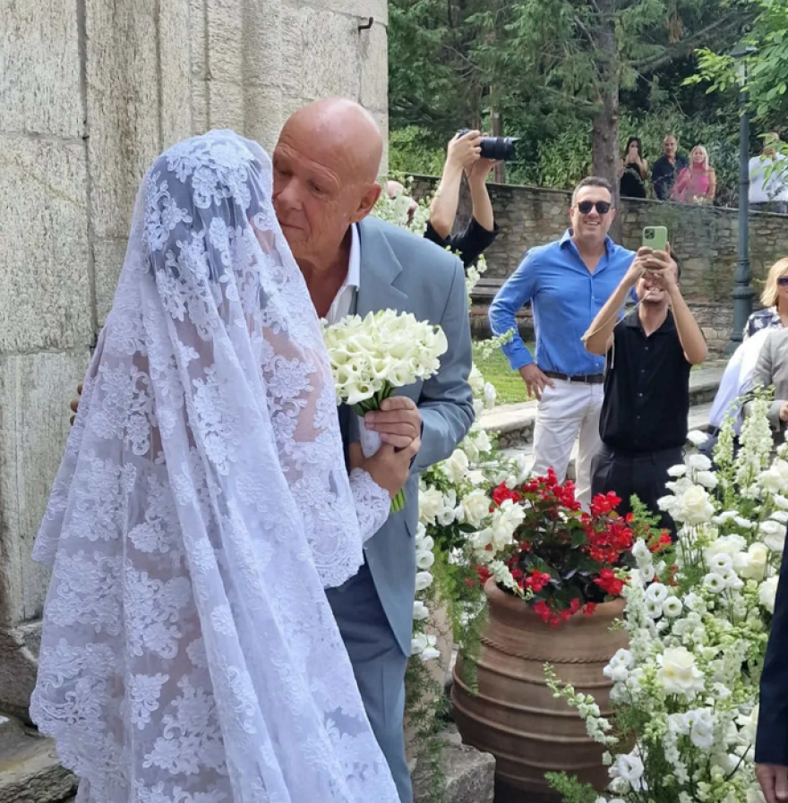 Τζώνη Καλημέρης - Ελπίδα Ιακωβίδου: Το μεγάλο γλέντι μετά τον γάμο τους στο Νυμφαίο - Δείτε βίντεο