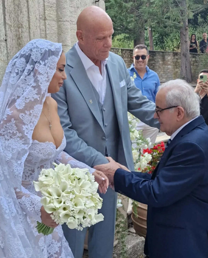 Τζώνη Καλημέρης - Ελπίδα Ιακωβίδου: Το μεγάλο γλέντι μετά τον γάμο τους στο Νυμφαίο - Δείτε βίντεο