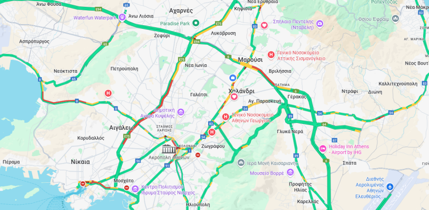Σε εξέλιξη η μεγάλη έξοδος του καλοκαιριού: Γεμάτα τα πλοία και τα ΚΤΕΛ, αυξημένη κίνηση αυτή την ώρα στις εθνικές οδούς