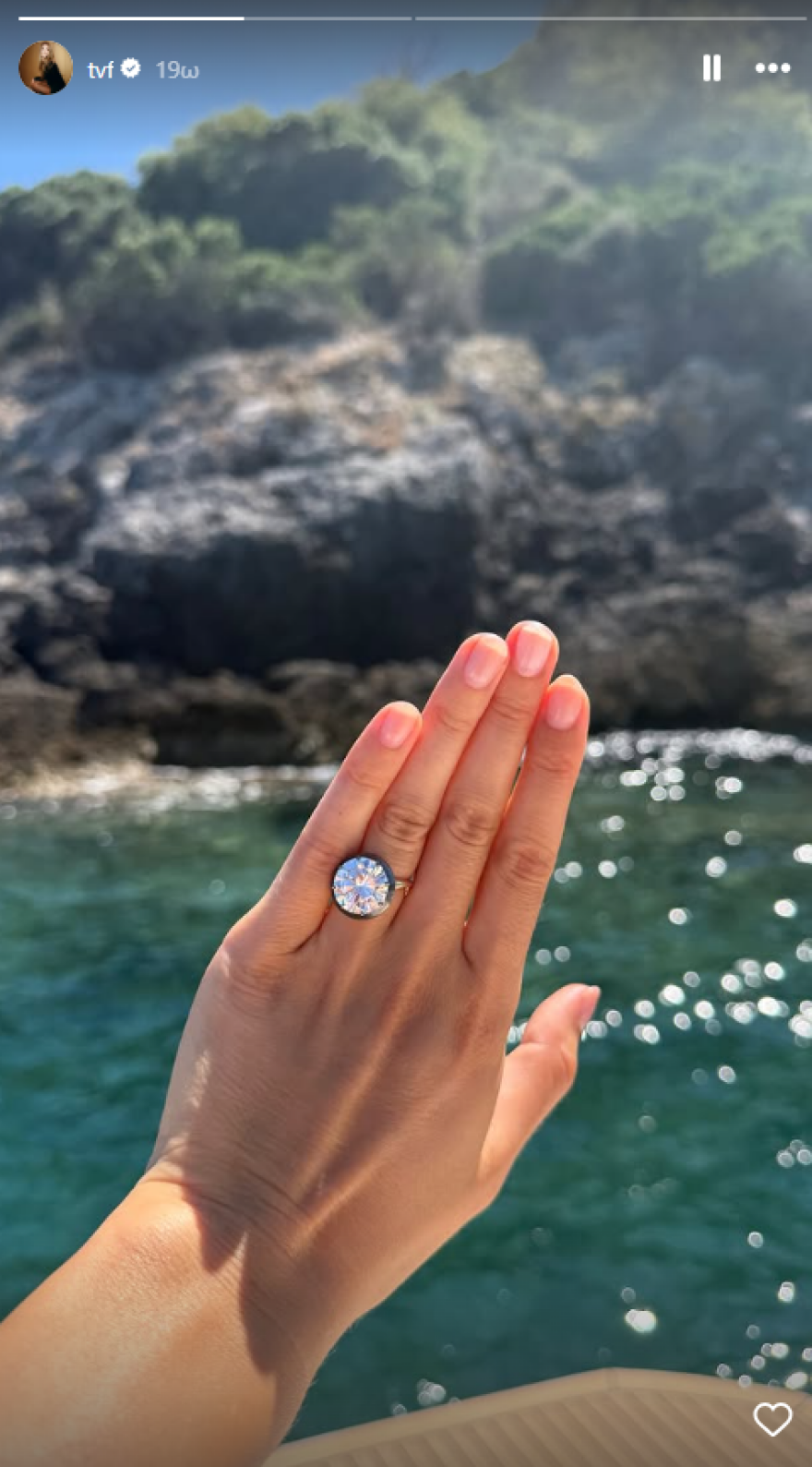 Νταϊάν φον Φίρστενμπεργκ: Η εγγονής της αρραβωνιάστηκε - Οι ευχές και το μονόπετρο από την πρόταση γάμου