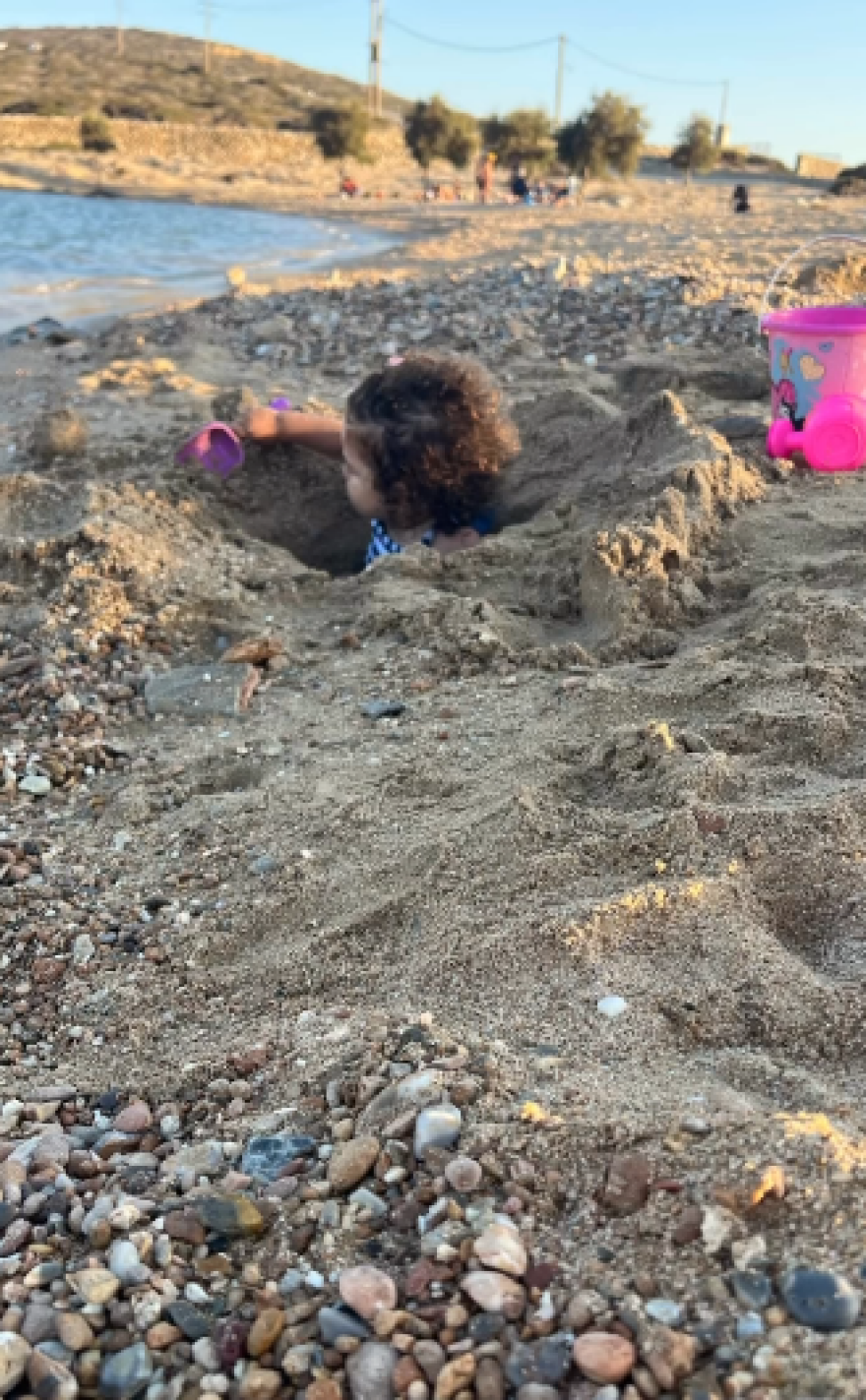 Δανάη Μιχαλάκη: Το φωτογραφικό άλμπουμ από τις διακοπές της στην Αμοργό