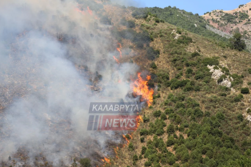 Καλύτερη η εικόνα της φωτιάς στο Λιβάδι Καλαβρύτων - Δείτε βίντεο