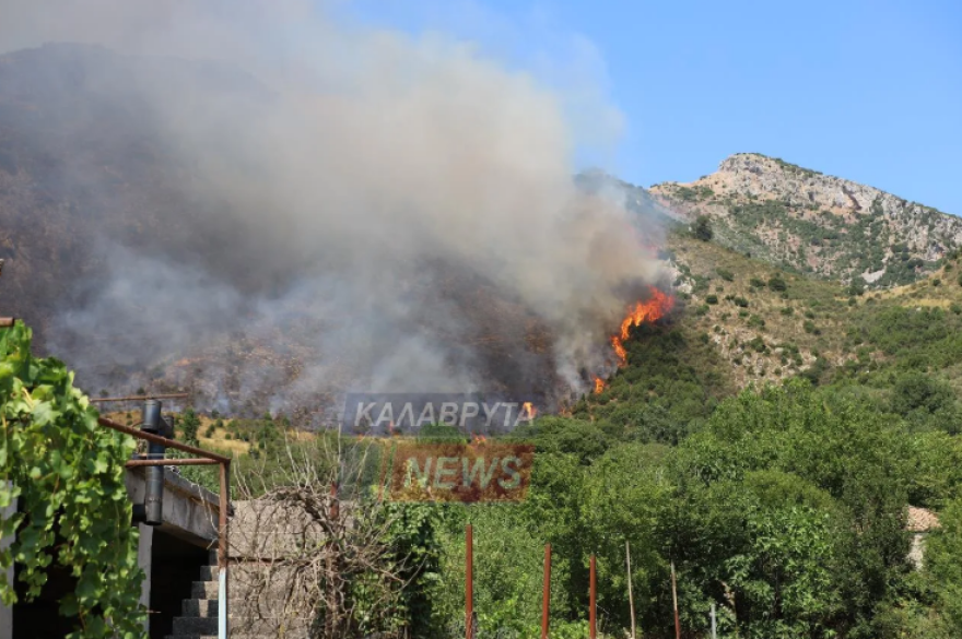 Καλύτερη η εικόνα της φωτιάς στο Λιβάδι Καλαβρύτων - Δείτε βίντεο
