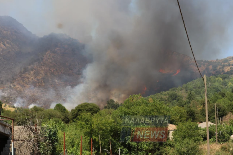 Καλύτερη η εικόνα της φωτιάς στο Λιβάδι Καλαβρύτων - Δείτε βίντεο