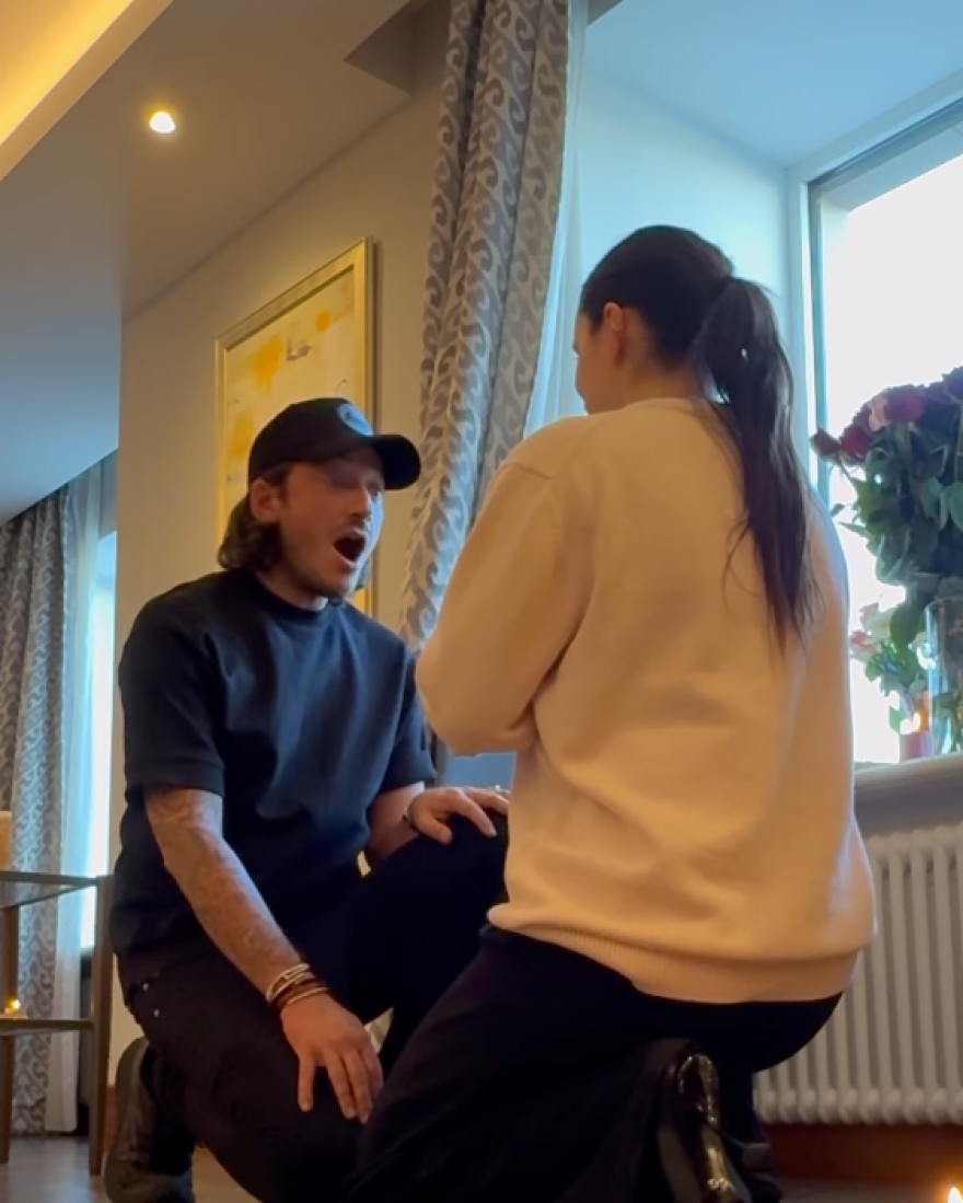 Η Μπέλα Θορν έκανε πρόταση γάμου στον σύντροφό της - Δείτε φωτογραφίες και βίντεο