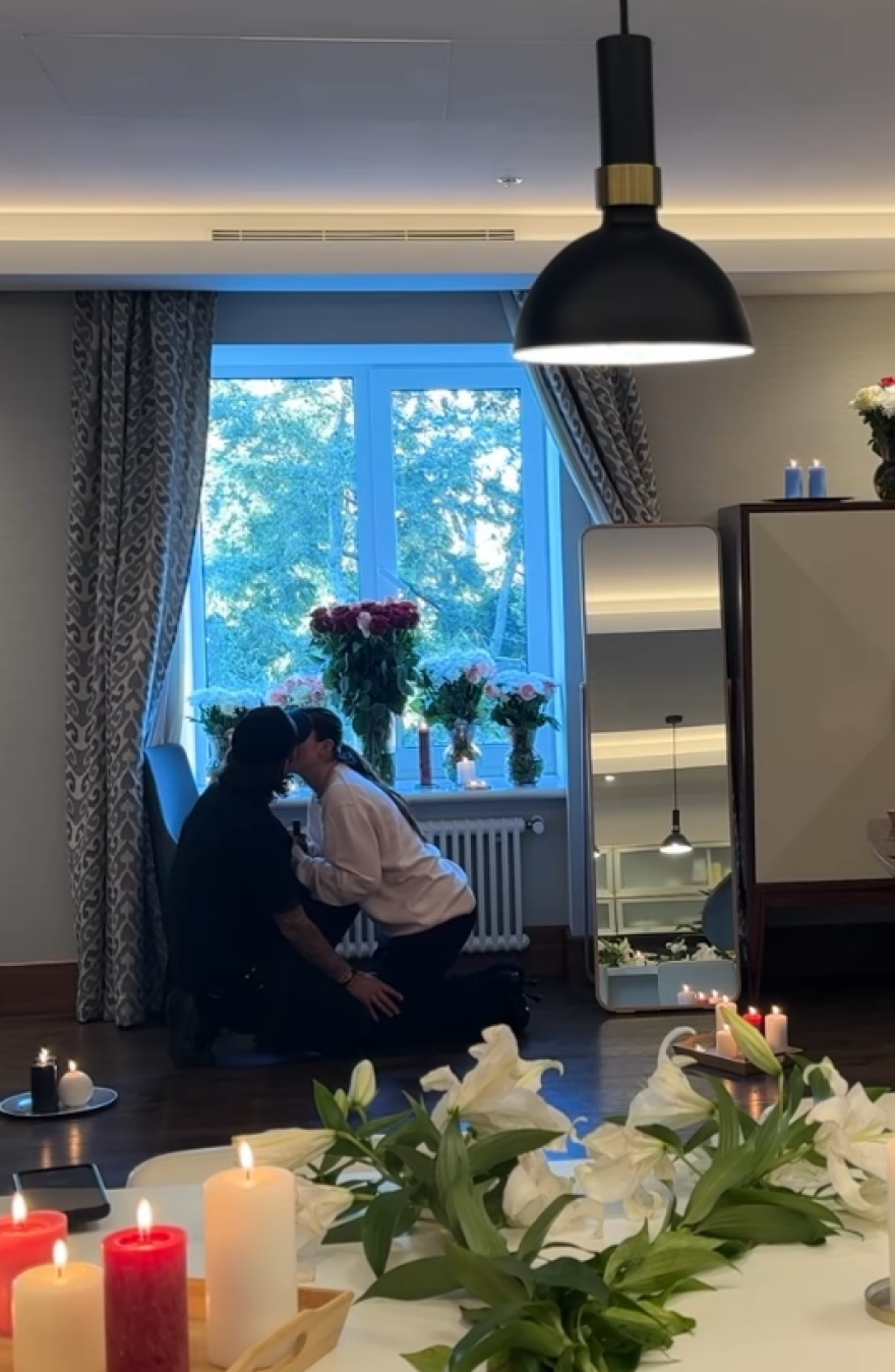 Η Μπέλα Θορν έκανε πρόταση γάμου στον σύντροφό της - Δείτε φωτογραφίες και βίντεο